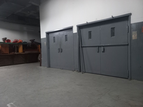 Alquiler De Local Industrial 1.100 M² En Av. Principal De Los Ruices, Caracas