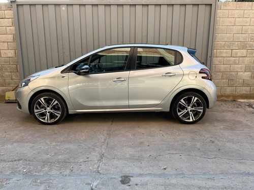 Imagen 2 de 10 de Peugeot 208 Gt 2017