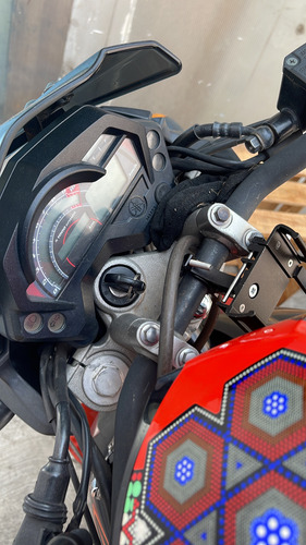 Moto Yamaha 2013 19,000 Kilometraje Único Dueño No Debe Nads