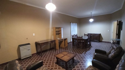 Casa En Venta - 3 Dormitorios 2 Baños - 400 Mts2 - Comandante Nicanor Otamendi