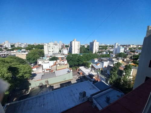 Colegiales Venta 4 Ambientes Apto Credito! Baño Y Toilette. Piso Alto Vista Panoramica. Alvarez Thomas Y Avda Forest Con Estrategica Ubicacion Cerca De Chacarita, Belgrano Y Vill