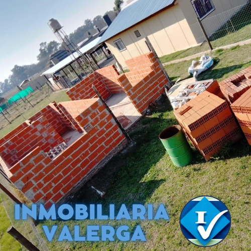 Oportunidad De Obtener Tu Terreno Con Construccion Incluida. Ubicado En La Localidad De Villars, Sobre Calle Centenario.