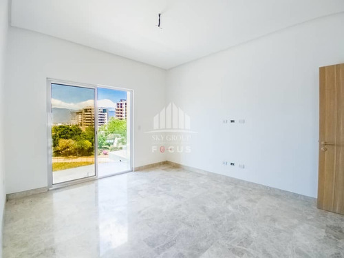Imagen 3 de 13 de Armando Ortunio Sky Group Townhouse A Estrenar Res Cumbre, Guataparo