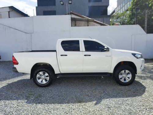 Imagen 6 de 12 de Toyota Hilux 2.7