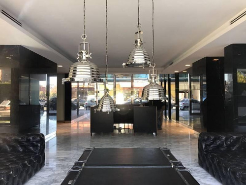 Venta De Excelente 2 Ambientes C/ Amenities Y Cochera En Puerto Madero