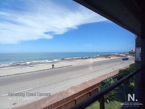 Vende Casa En Excelente Estado, Reciclada. De 6 Dormitorios En Peninsula. Punta Del Este