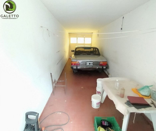 Venta Casa Con Galpon De 3 Amb. Hernandez 724. Ezpeleta