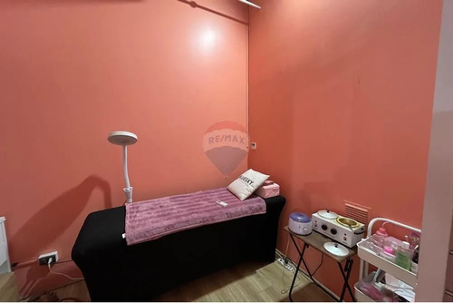 Local Comercial En Av. La Dehesa - Primer Piso
