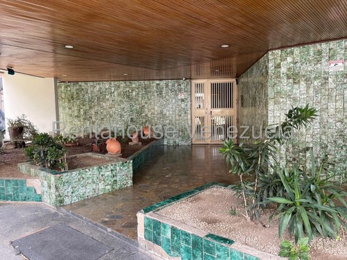 Apartamento En Alquiler En Los Chaguaramos Mls: 25-17947 Linda Sahhar