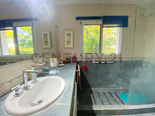 Venta De Casa 6 Ambientes 2 Dormitorios En Solares Del Carcarañá, Oliveros