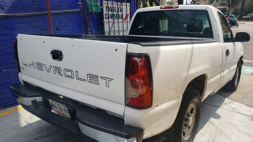 Imagen 1 de 15 de Chevrolet Silverado 4.8 D Pickup Silverado 2500 5vel Mt 2006