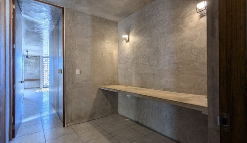 Casa En Venta De Estilo Unico, Ubicada En Cholul, Mérida.
