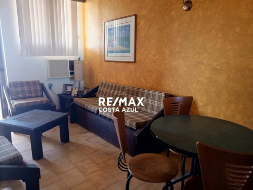 Remax Vende Apartamento Con Excelente Ubicación En El Casco Central De Chichiriviche