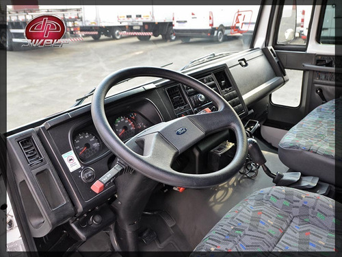 Imagem 9 de 15 de Caminhão Ford Cargo 816 Baú Refrigerado