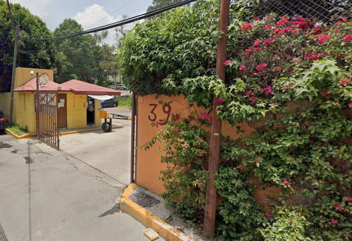 Venta De Casa (250m2) En Calle Cerrada A 10 Mins De Corazon De Santa Fe, Muy Bien Comunicado Db15-z74