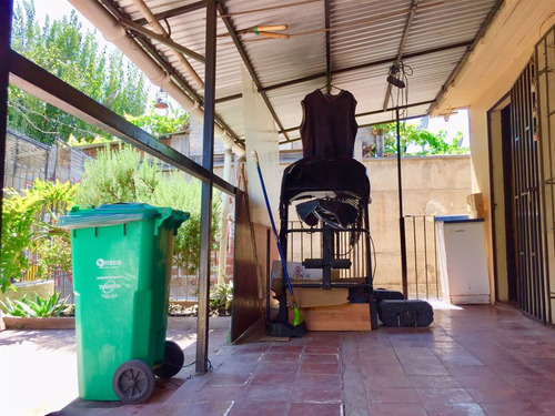Casa En Venta De 3 Dorm. En San Joaquín