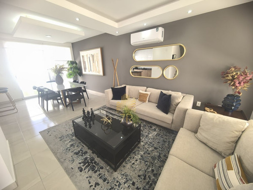 Casa En Venta En El Querétaro Moderno De 3 Recámaras En Privada