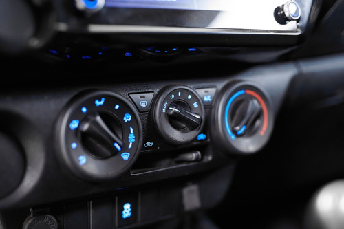 Imagen 9 de 15 de Toyota Hilux 2.4 Dc 4x2 Tdi Sr 2020
