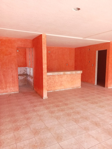 Venta Casa Con Terreno En Esquina Sta. Rosa Jauregui.