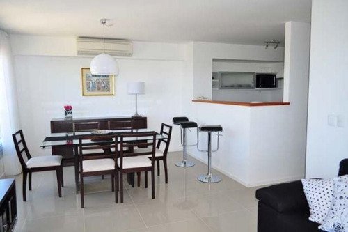 Apartamento En Venta De 2 Dormitorios En Playa Brava