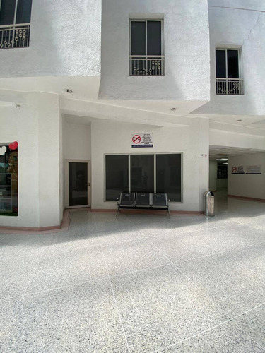 269801 Am* Venta De Local En Naguanagua Planta Baja En Hospital Metropolitano Del Nort
