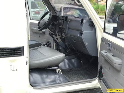Toyota Land Cruiser Estacas 4.0 Blindaje 3