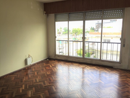 3 Dormitorios , Balcón Y Garage
