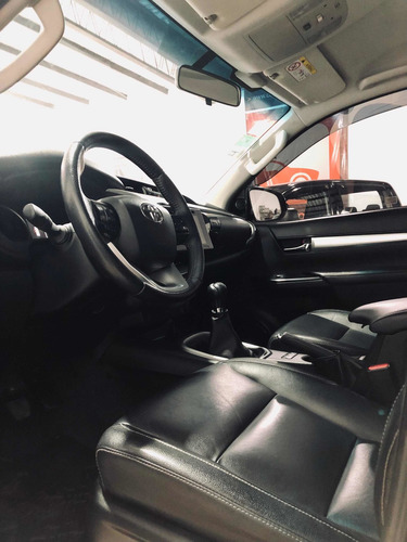 Toyota Hilux 2.8 Cd Srv Pack 177cv 4x2 2017