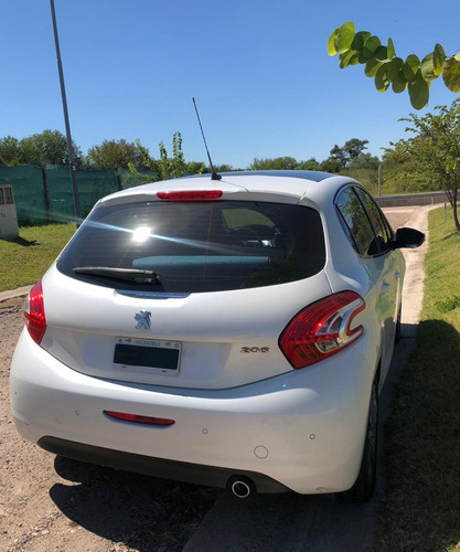 Peugeot 208 Feline Mod 2014 112000 Km C/ Gnc