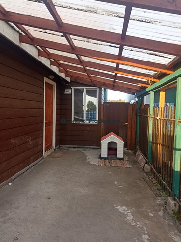 Casa En Venta De 4 Dorm. En Frutillar