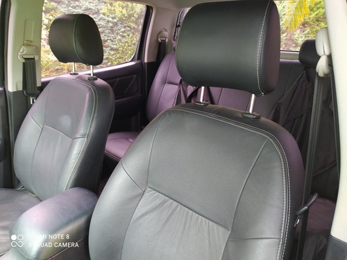 Toyota Hilux 3.0 Cd Srv Cuero 4x4 5at - A4 2015