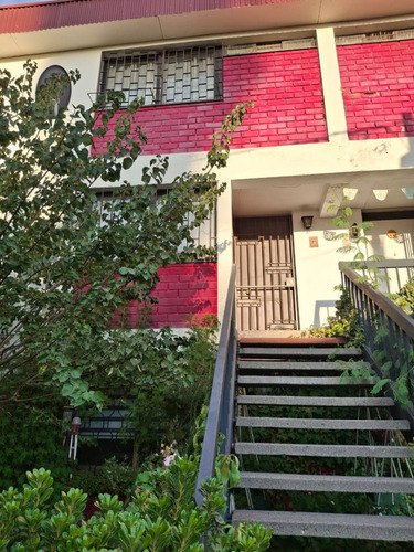 Venden Dueños Depto Duplex En Segundo Piso, Villa Uc, Macul