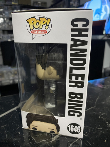 Funko Pop Chandler Bing Flashback #1646 - Friends