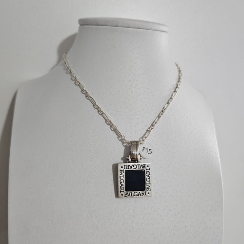 4. Dije Bulgari Cuadrado Con Piedra Negra. Plata Maciza 925. Plateado.