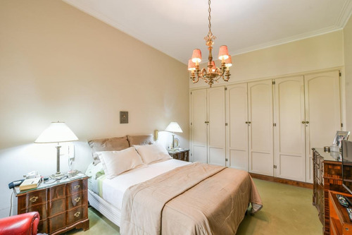 Casa En Planta Alta En Venta Tres Dormitorios Con Terraza Y Parrillero Microcentro