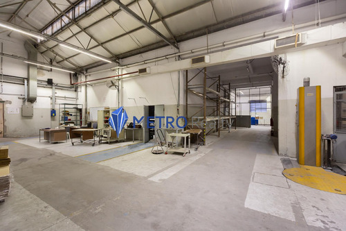 Alquiler Galpón Industrial En Villa Lynch Con Oficinas Y Vestuarios