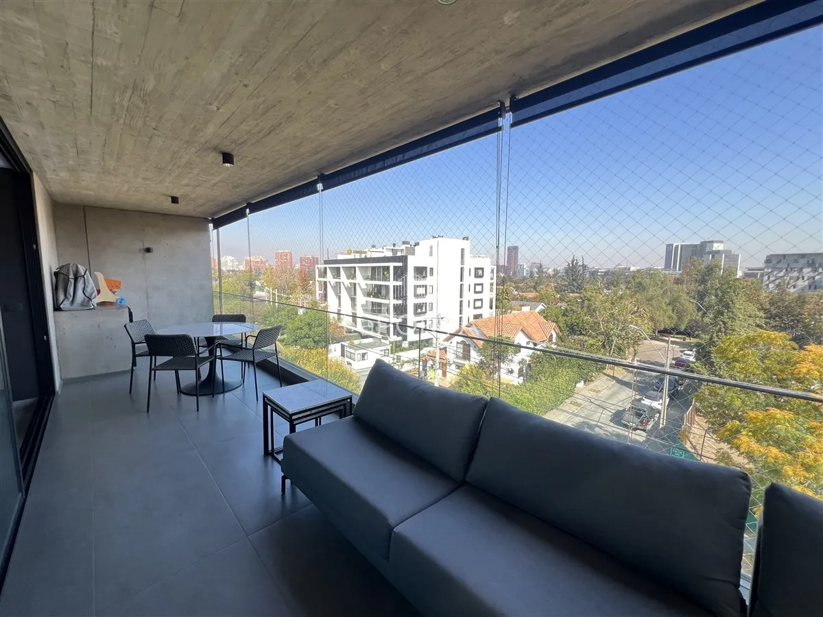 Imagen 5 de 16 de Moderno / Clínica Alemana / Vista Despejada