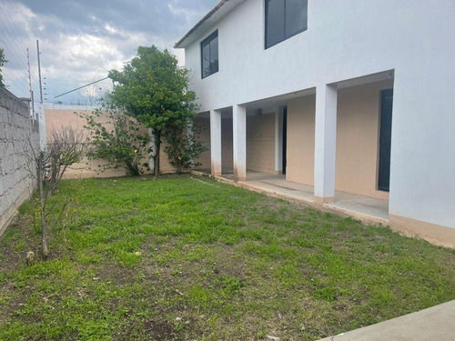 Casa En Venta En Villas De Irapuato, Irapuato, Gto.