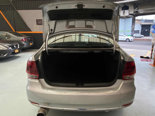 Imagen 12 de 13 de Volkswagen Vento 2018 1.6 Confortline Mt