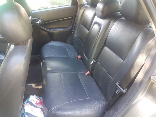 Ford Focus 1.6 Ambiente Mp3