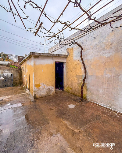Casa Al Frente 3 Dormitorios Garaje Y Galpón Barrio Cerro