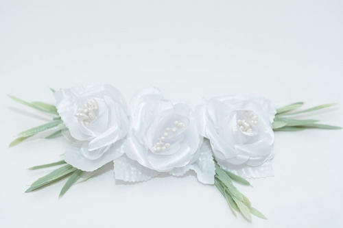 Tocado Para Boda, Comunión O Confirmación Rosas Blancas Color Blanco