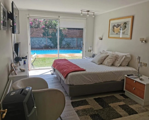 Casa En Venta De 4 Dorm. En Las Condes