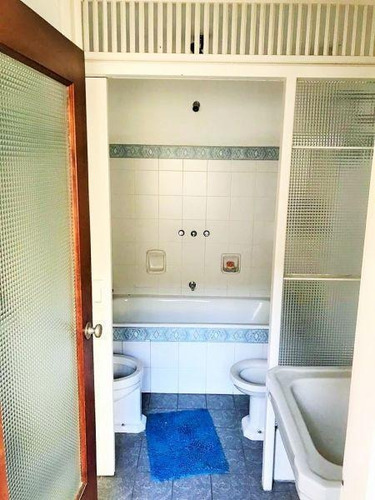 Imagen 12 de 17 de Venta De Apartamento Cuatro Dormitorios En Centro Garaje