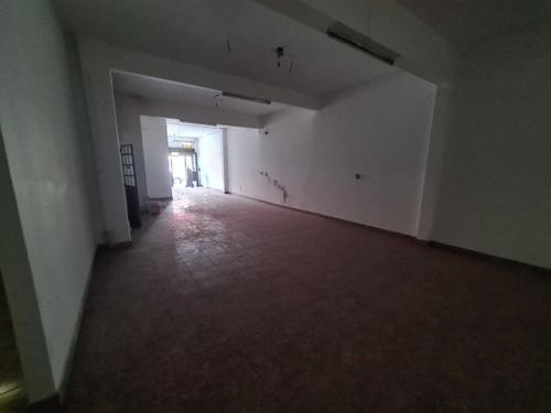 Imagen 4 de 10 de Local Comercial 130 M² C/ 2 Baños, Cocina Y Patio - San Justo