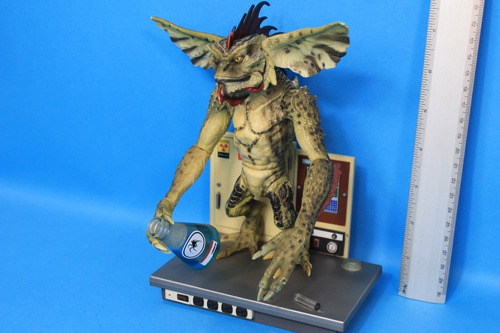Mohawk Gremlins Cult Of Classics Neca (Usado)
