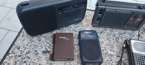 Radios Funcionando Sanyo National Y Otras Amarillo (Usado)