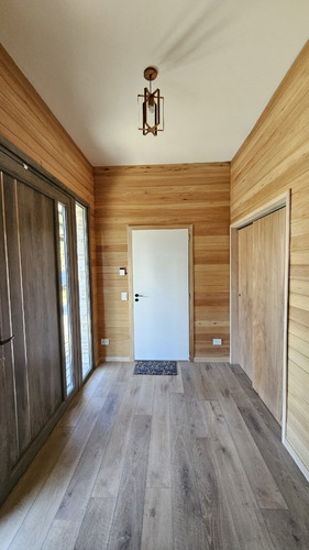 Casa 3 Dormitorios En Villa Campanario, Bariloche. De Los Cipreses Norte 63
