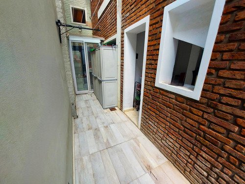 Venta Casa 8 Ambientes Con Cochera Para 4 Autos En Hurlingham