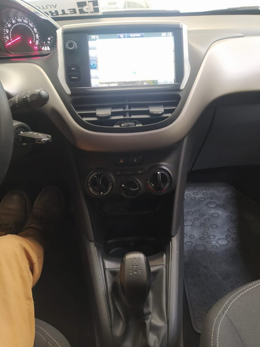 Imagen 7 de 13 de Peugeot 208 1.6 Allure